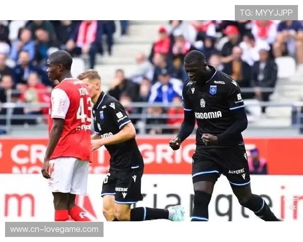 欧塞尔前锋西纳约科独木难支，保级路进攻端待支援